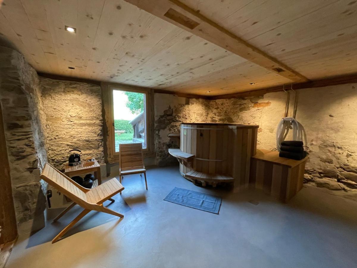 Alpen Charme - Chalet D'Hotes Et Spa Gsteig Exterior foto